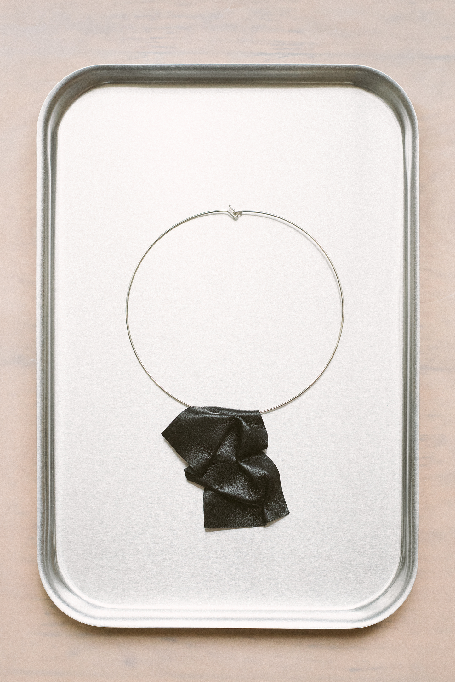 Pizi Fold Choker in Black