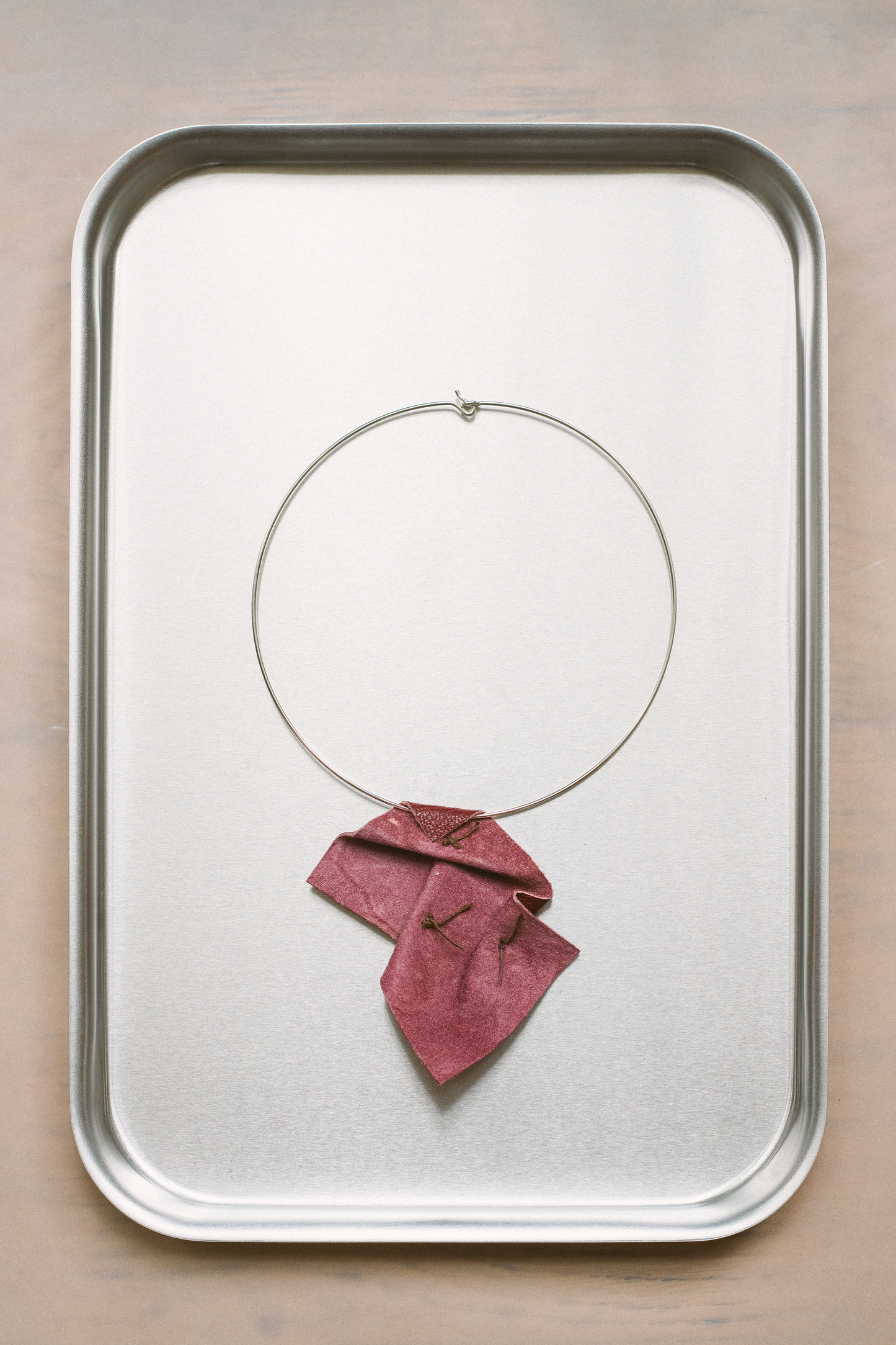 Pizi Fold Choker in Red