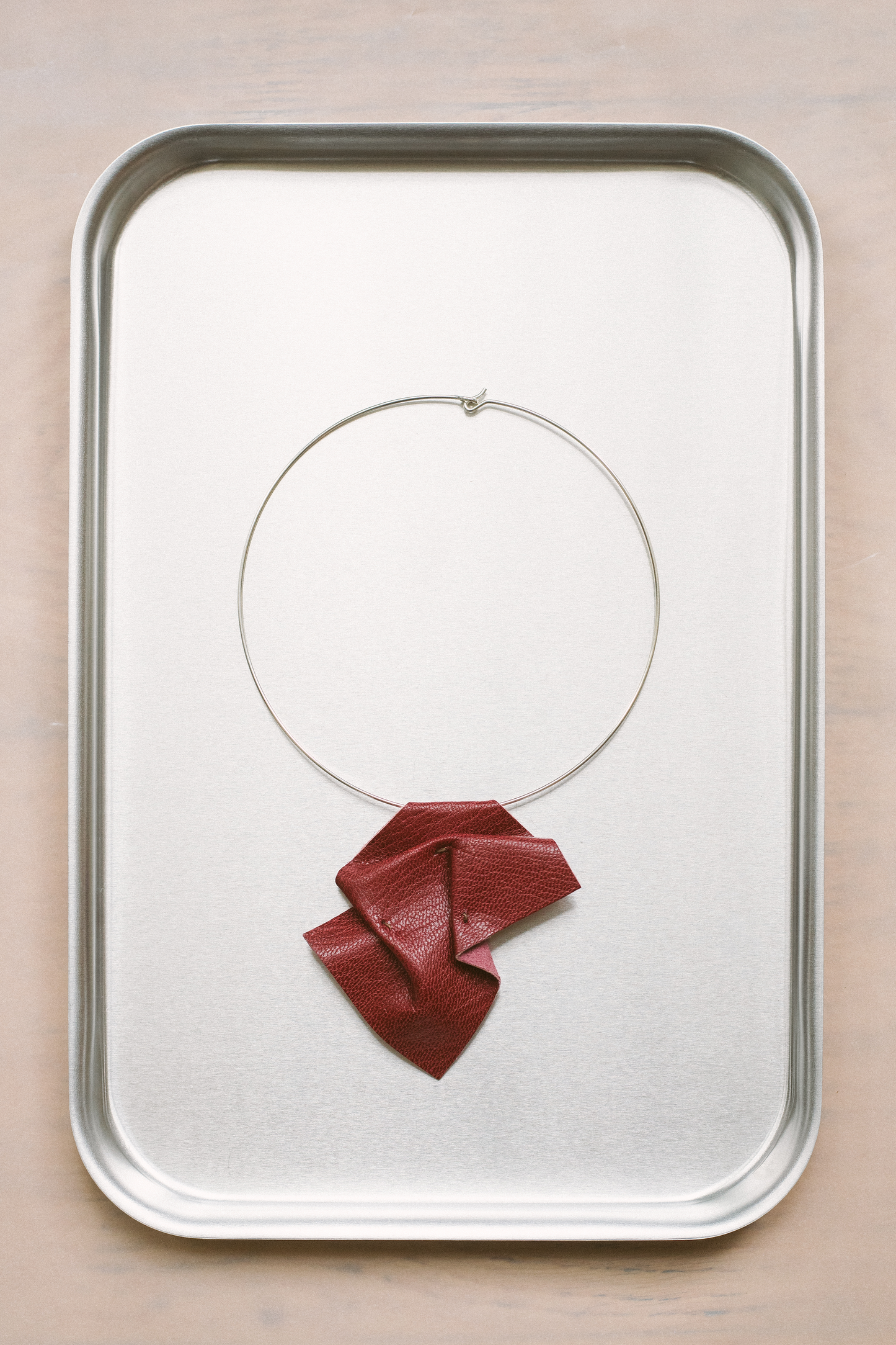 Pizi Fold Choker in Red